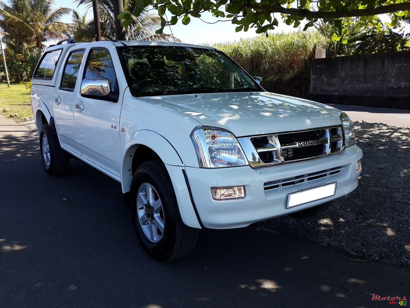 2003' Isuzu DMAX (LS) 4x4 photo #1
