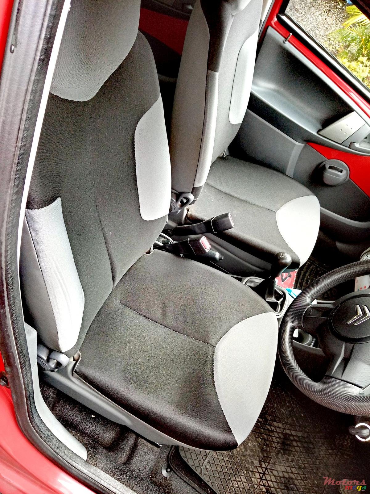 2012' Citroen C1 photo #6