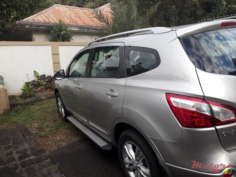 2014' Nissan QASHQAI +2 photo #4