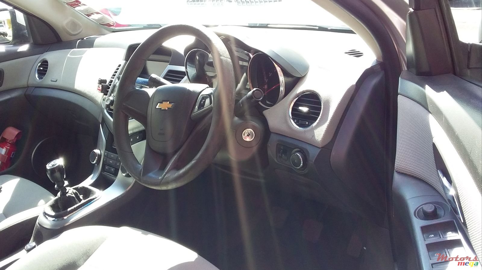 2010' Chevrolet Cruze photo #3