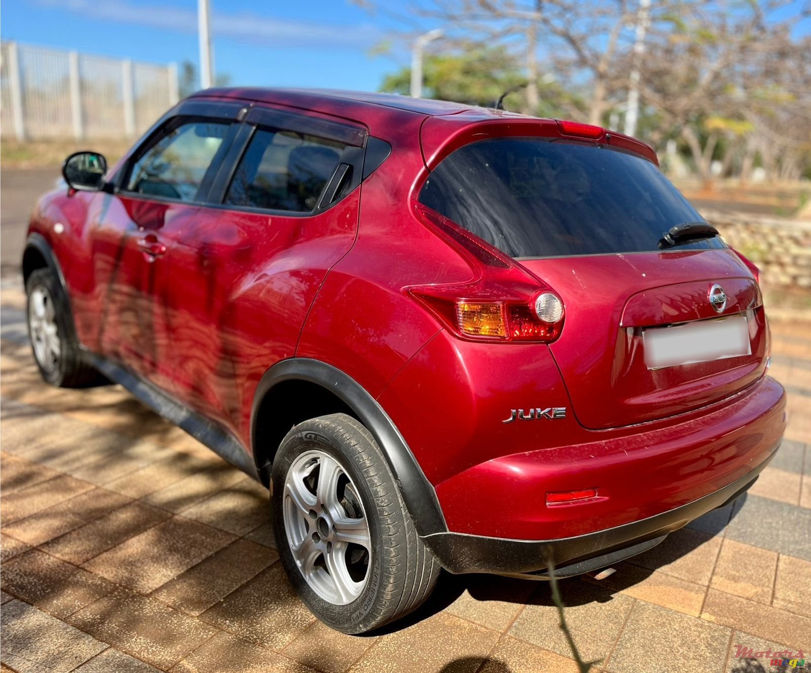 2011' Nissan Juke photo #3