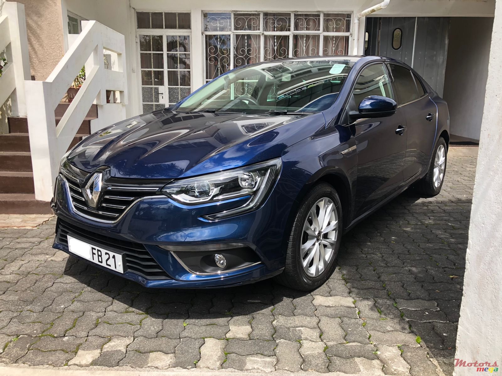 2021' Renault Megane 1.6 photo #2