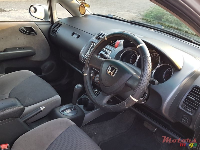 2004' Honda Fit photo #5