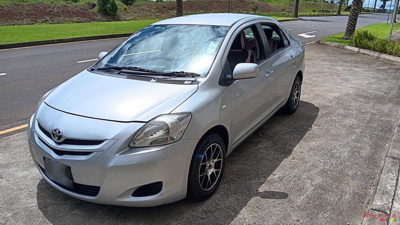 2008' Toyota Belta photo #3