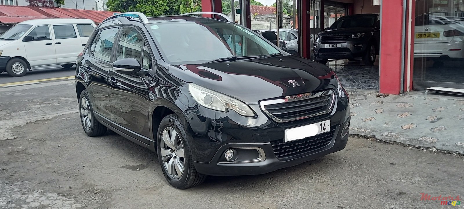 2014' Peugeot 2008 photo #1