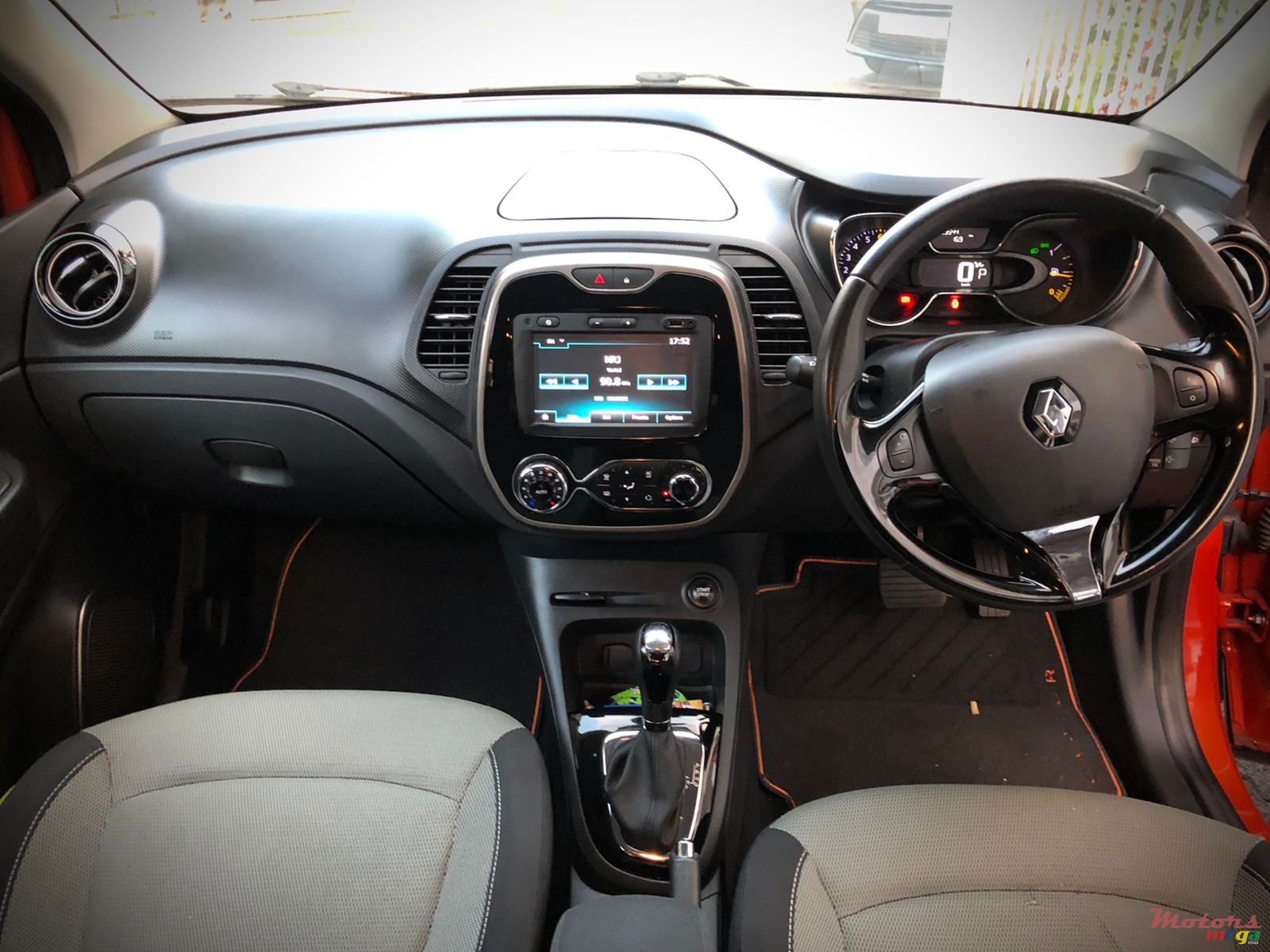 2014' Renault Captur photo #6