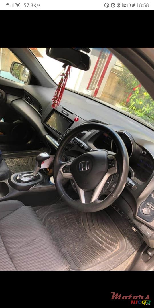 2012' Honda CR-Z photo #2