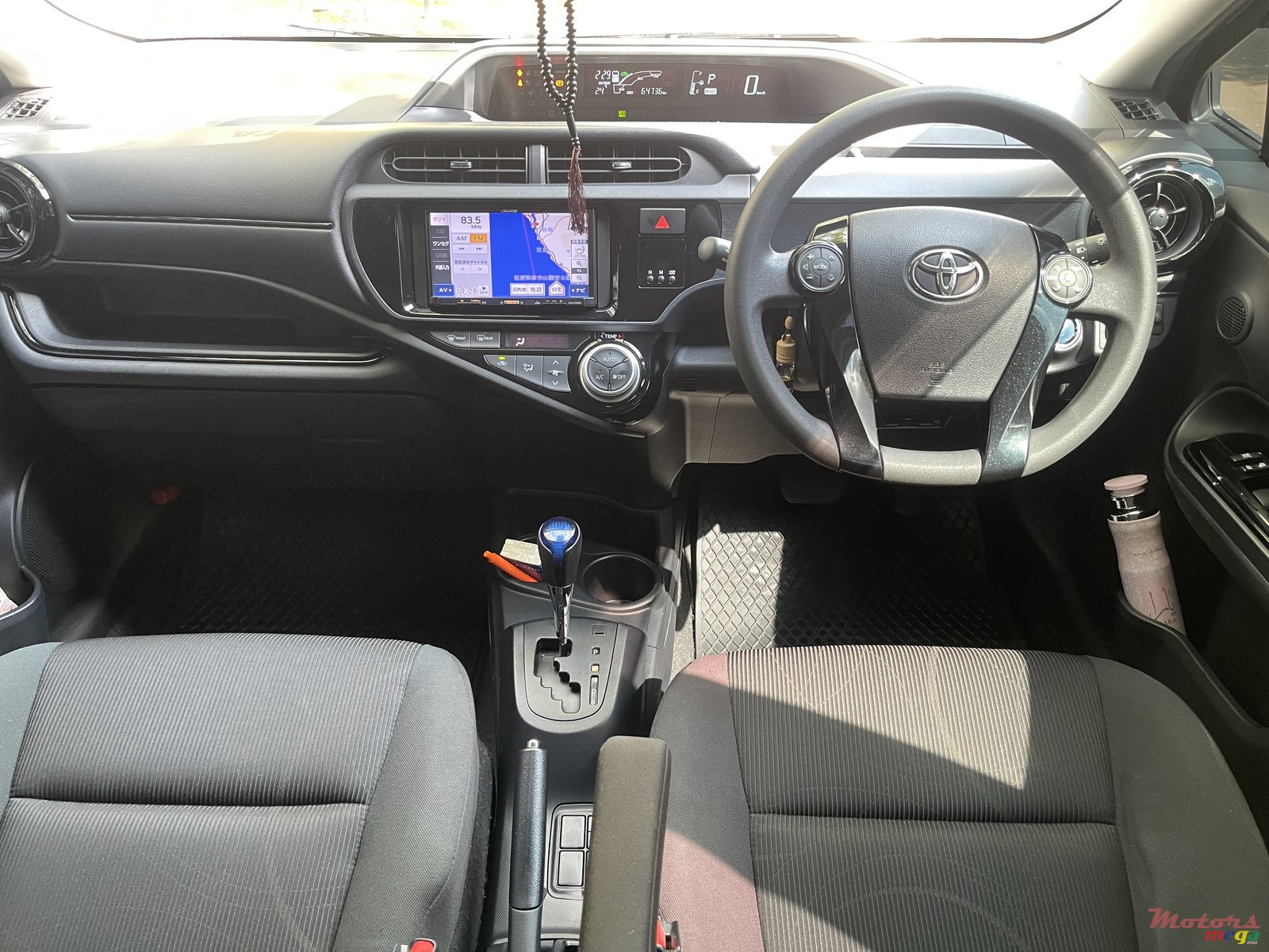 2017' Toyota Aqua photo #5