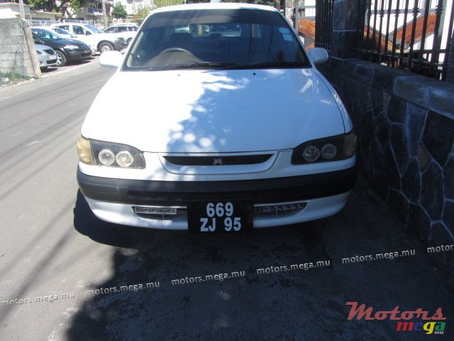 1995' Toyota Corolla photo #1