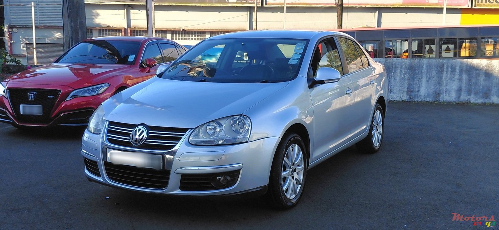 2010' Volkswagen Jetta photo #1