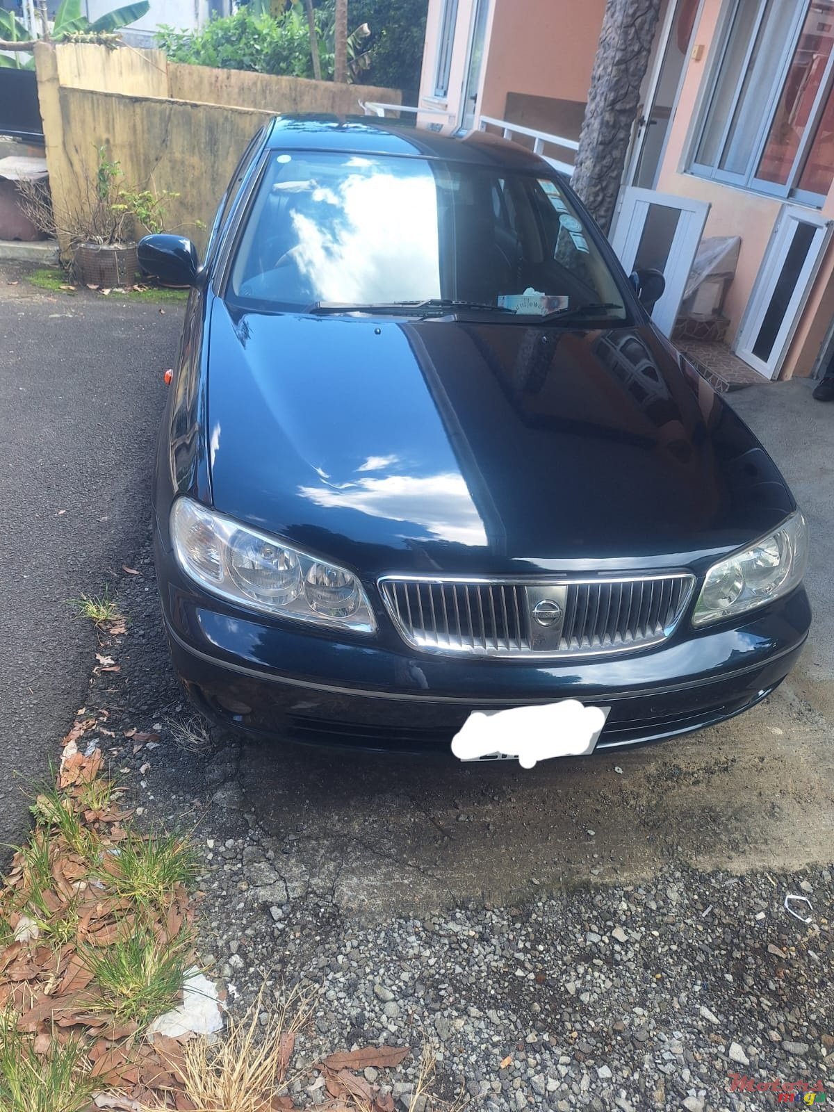 2004' Nissan NX photo #1