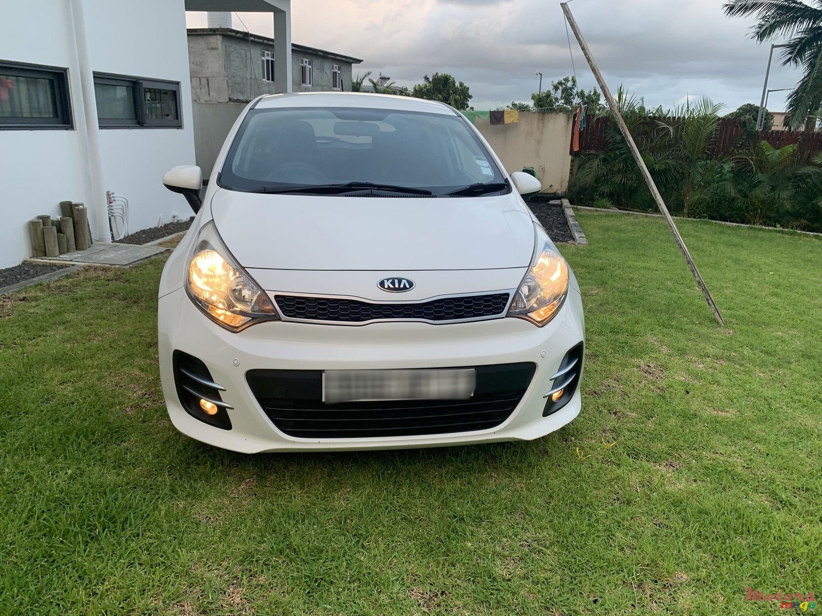 2017' Kia Rio photo #2