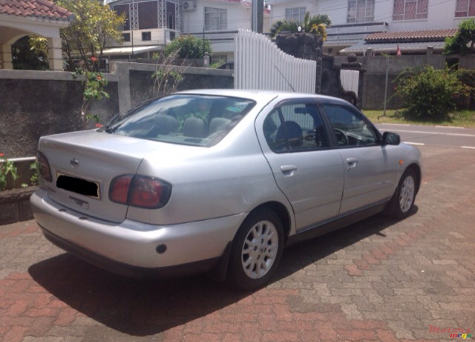 2001' Nissan Primera photo #6