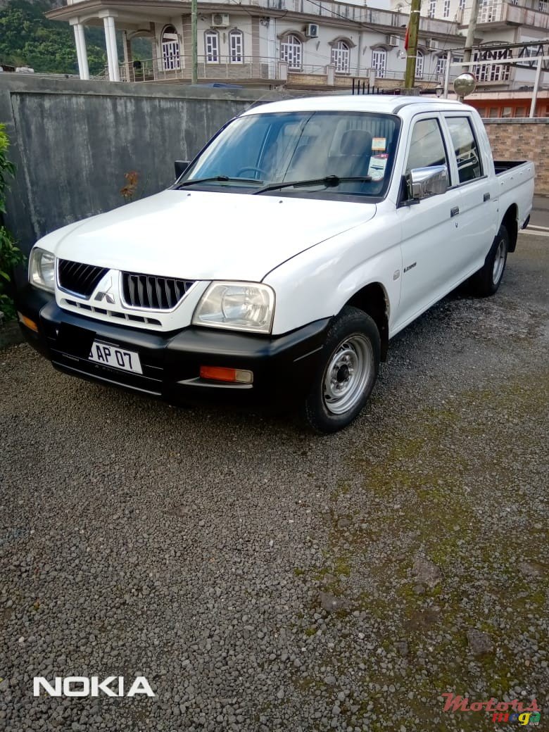 2007' Mitsubishi L 200 2 X 4 THAILAND. photo #2
