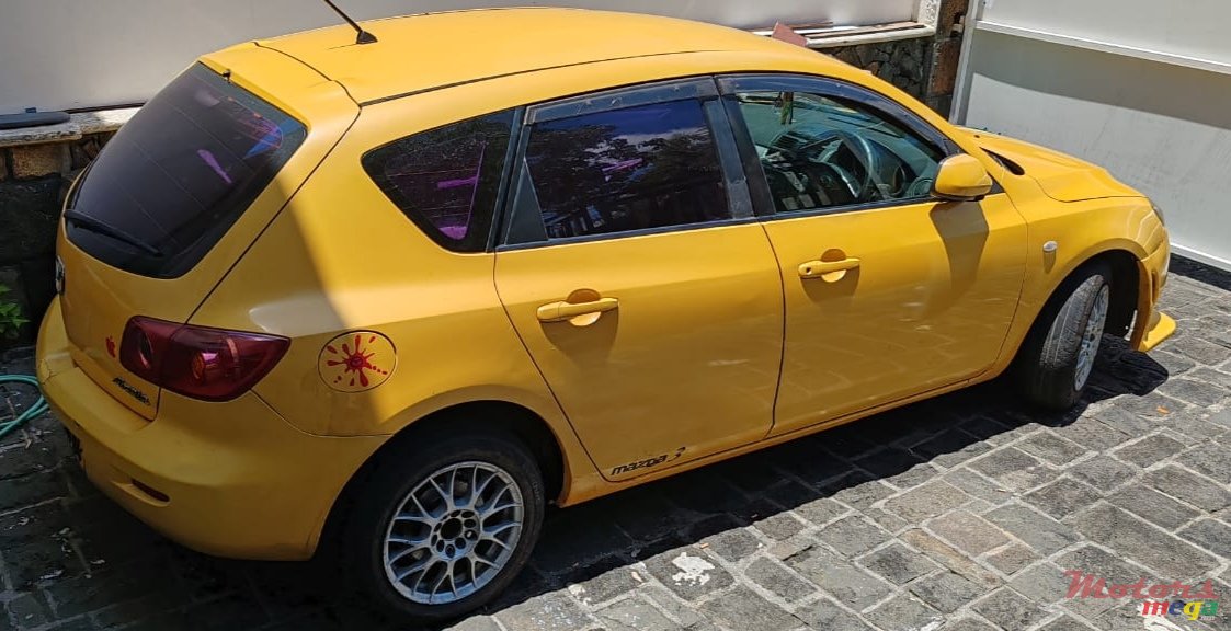 2004' Mazda 3 photo #3