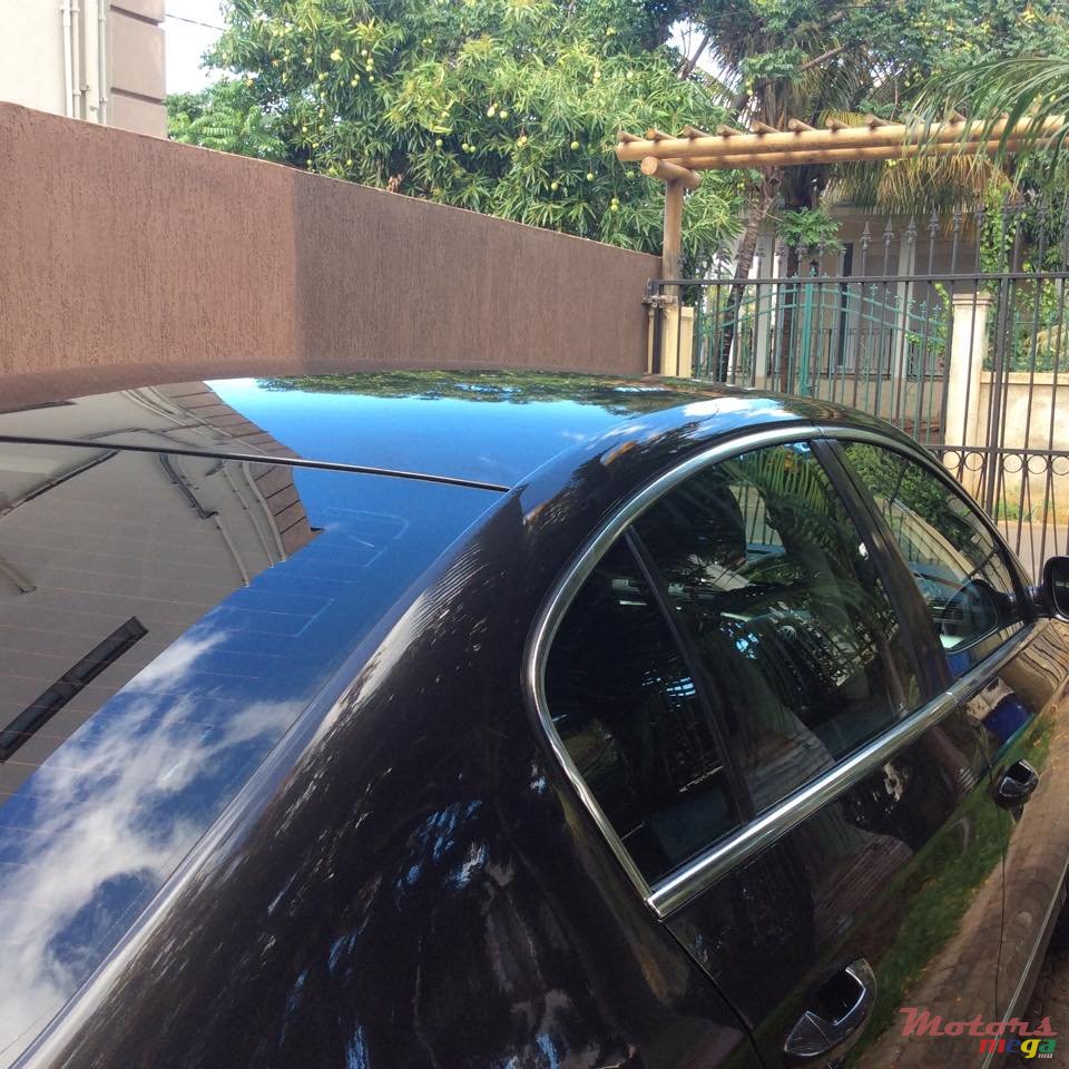 2005' Volkswagen Passat B6 1.6 FSI photo #2