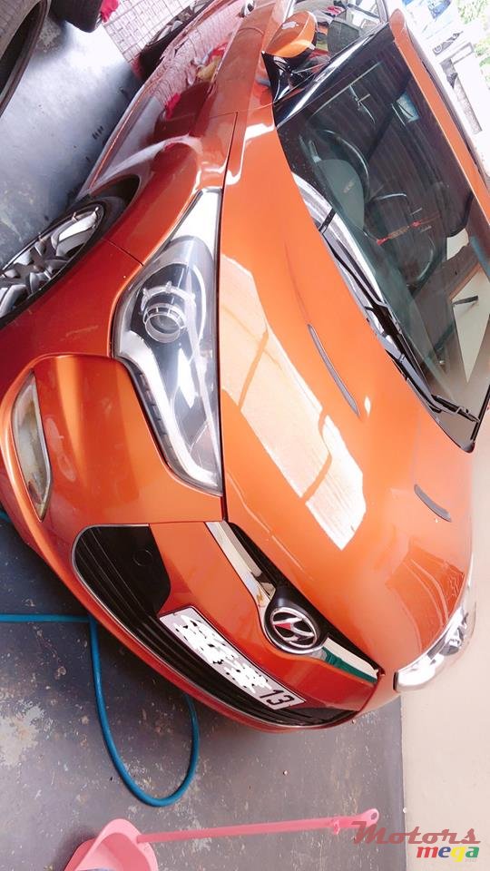 2013' Hyundai Veloster photo #5