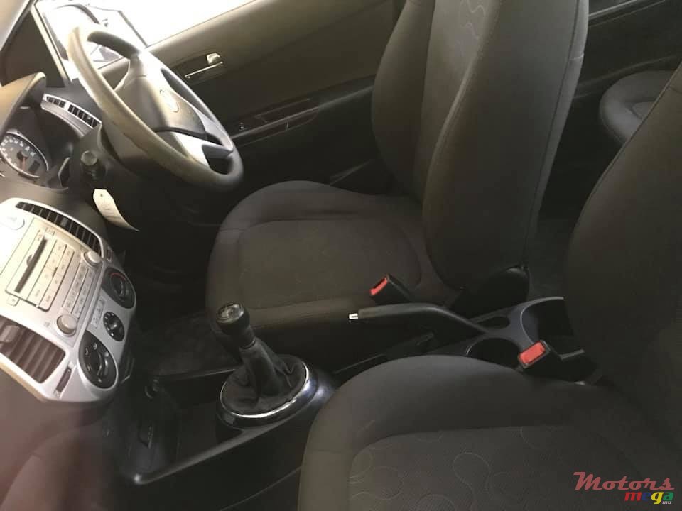 2012' Hyundai i20 photo #5