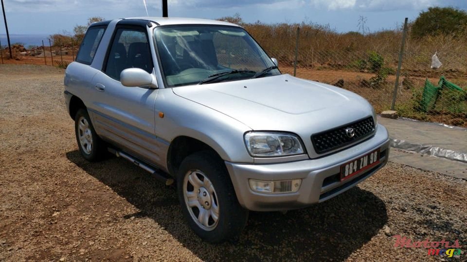 1998' Toyota RAV4 photo #2