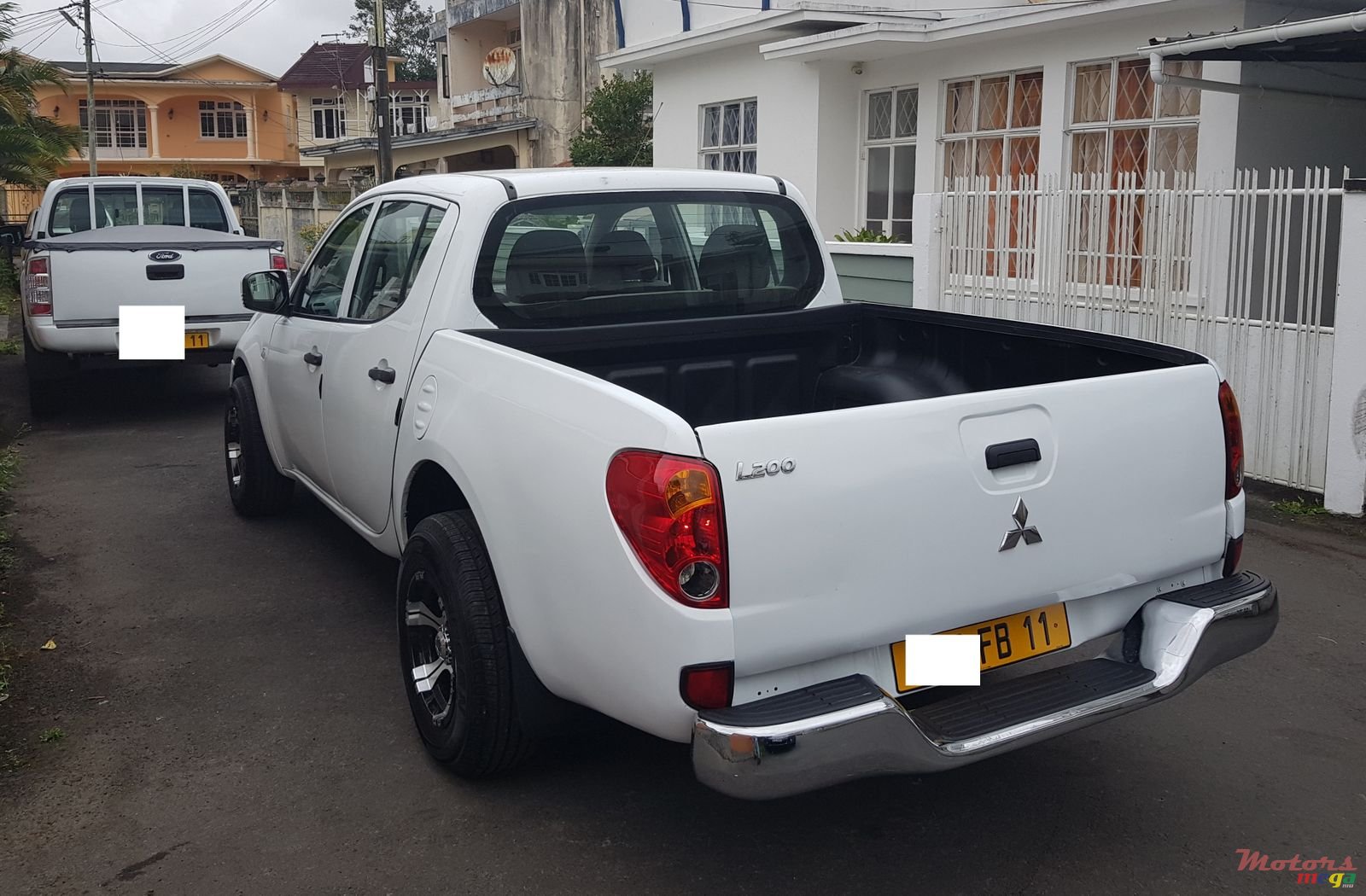 2011' Mitsubishi L200 2x4 photo #4