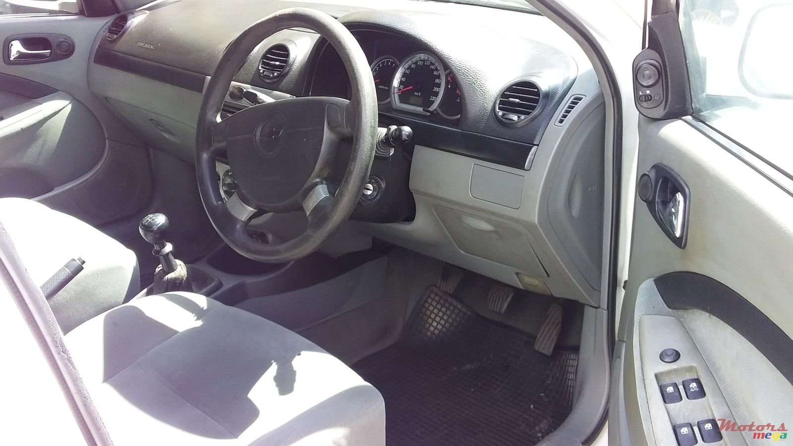 2006' Chevrolet Optra photo #3