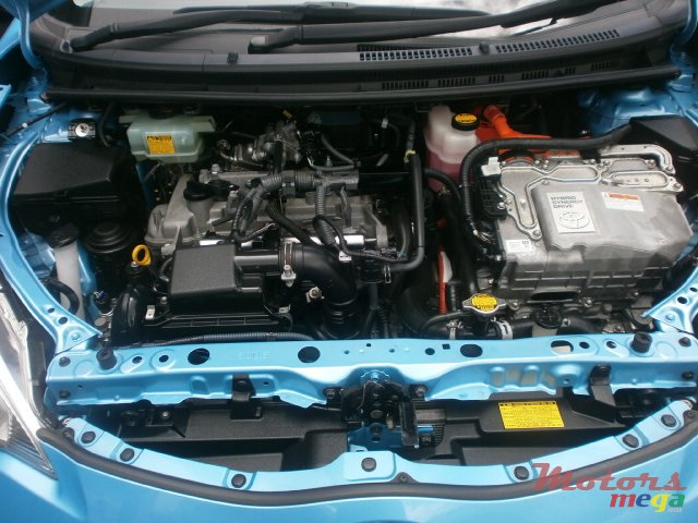 2013' Toyota Aqua photo #5