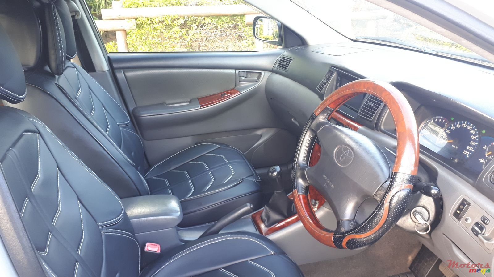 2004' Toyota Corolla photo #5