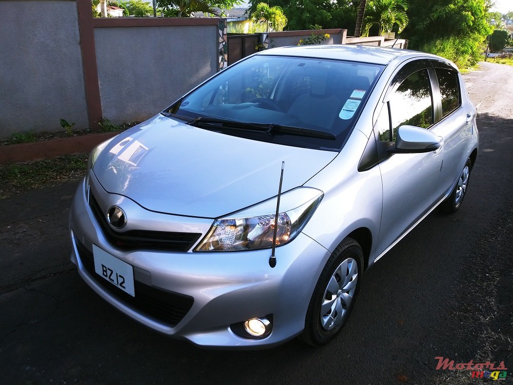2012' Toyota Vitz photo #2