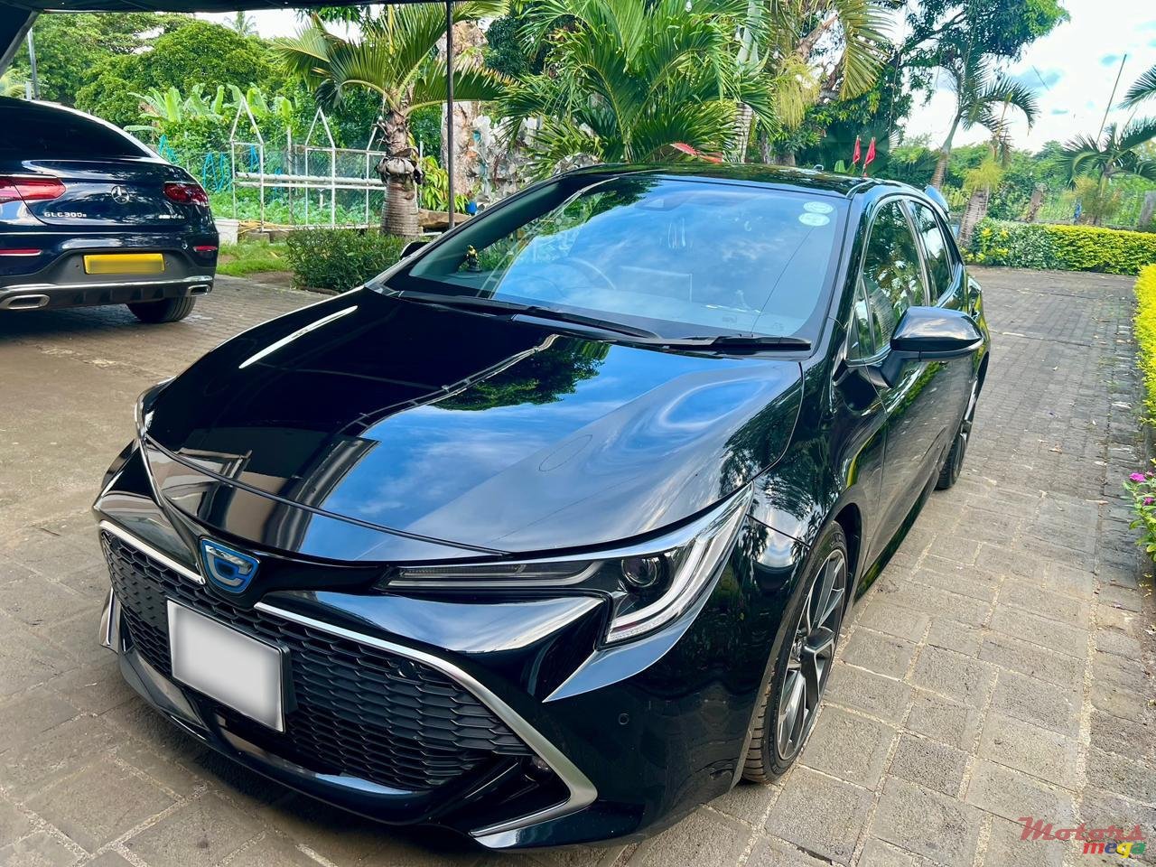 2021' Toyota Corolla GZ Sport Hybrid photo #2