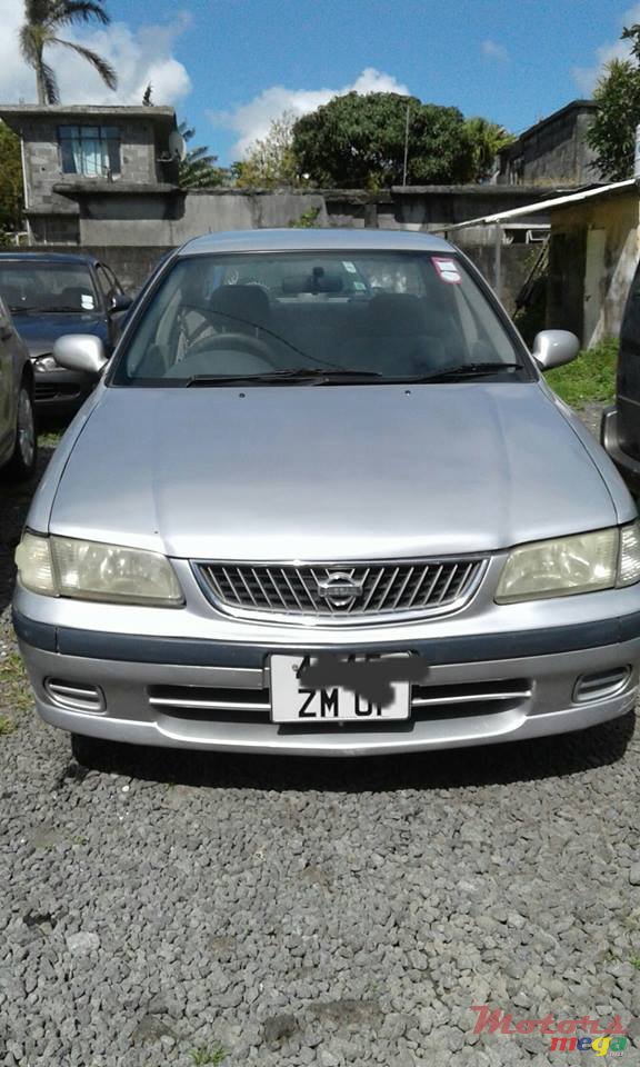 2001' Nissan Sunny photo #1