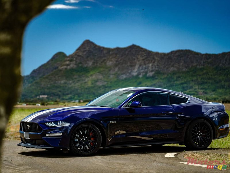 2019' Ford Mustang GT 5.0 V8 Premium Plus photo #2