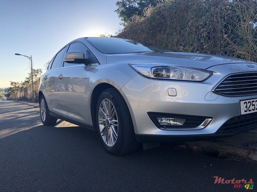 2017' Ford Focus TITANIUM photo #1