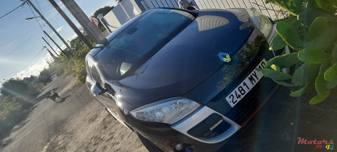 2010' Renault Megane photo #1