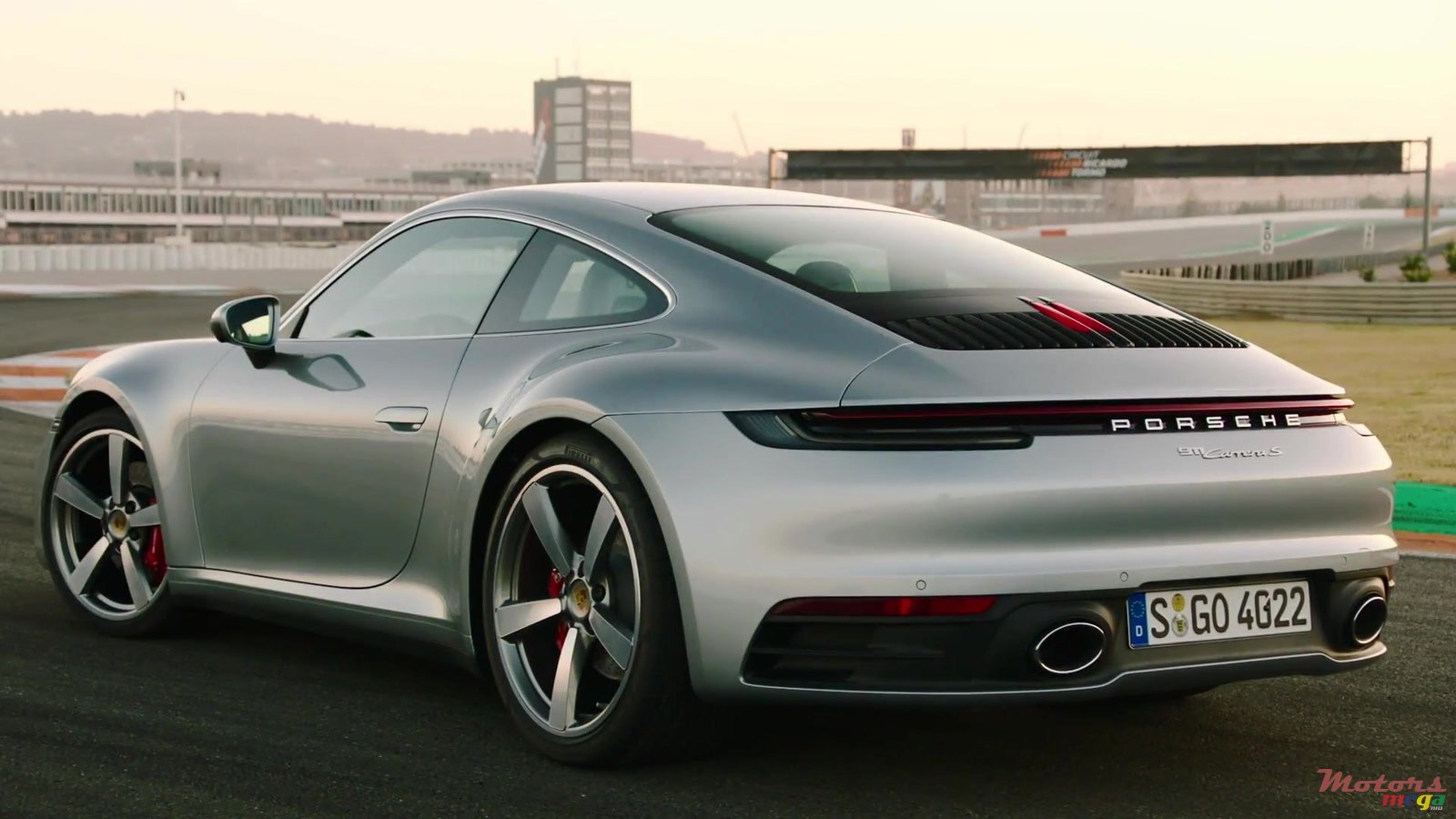 2019' Porsche Carrera photo #1