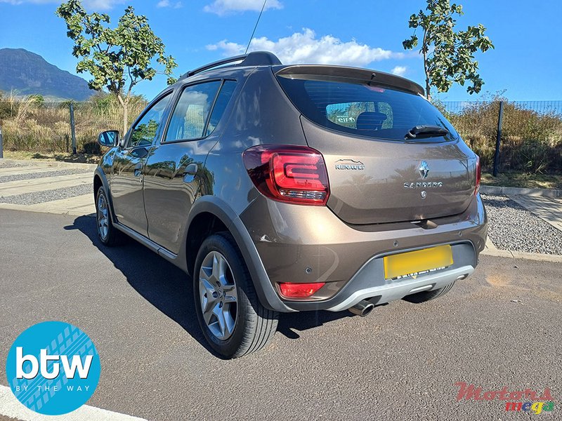 2020' Renault Sandero STEPWAY photo #4