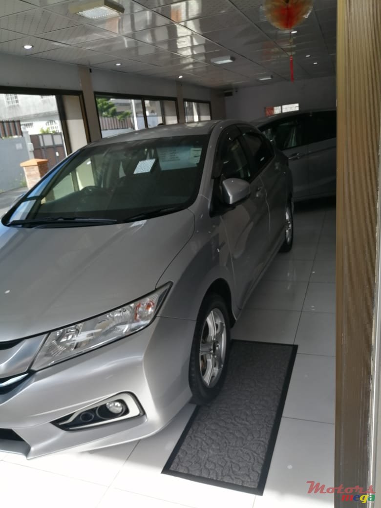 2016' Honda Fit grace photo #1