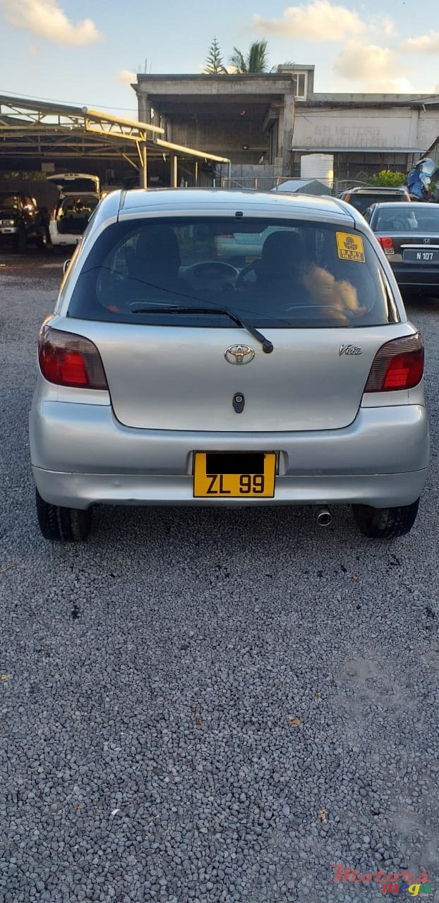 1999' Toyota Vitz photo #5