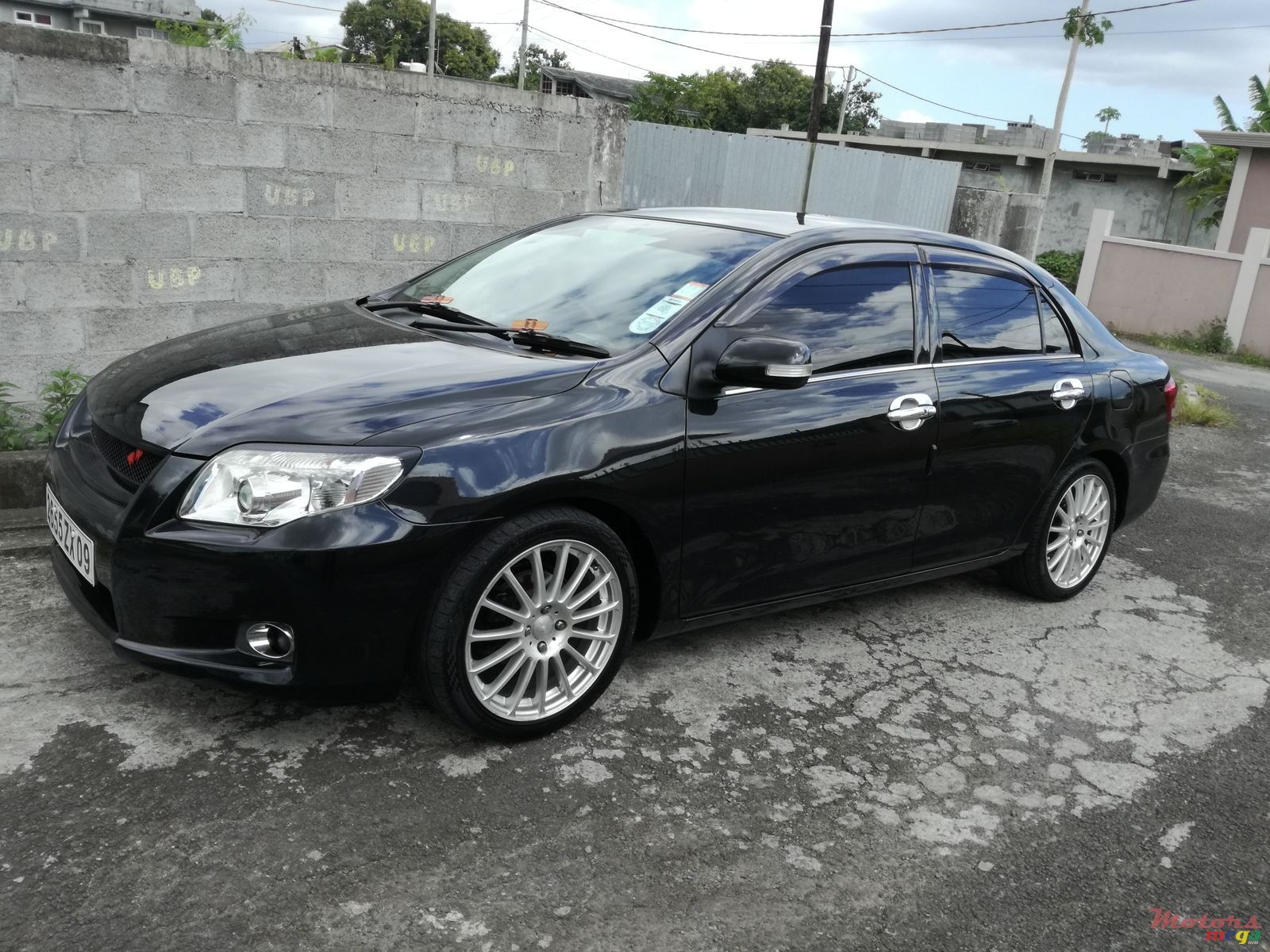 2009' Toyota Axio Grade G saloon photo #6