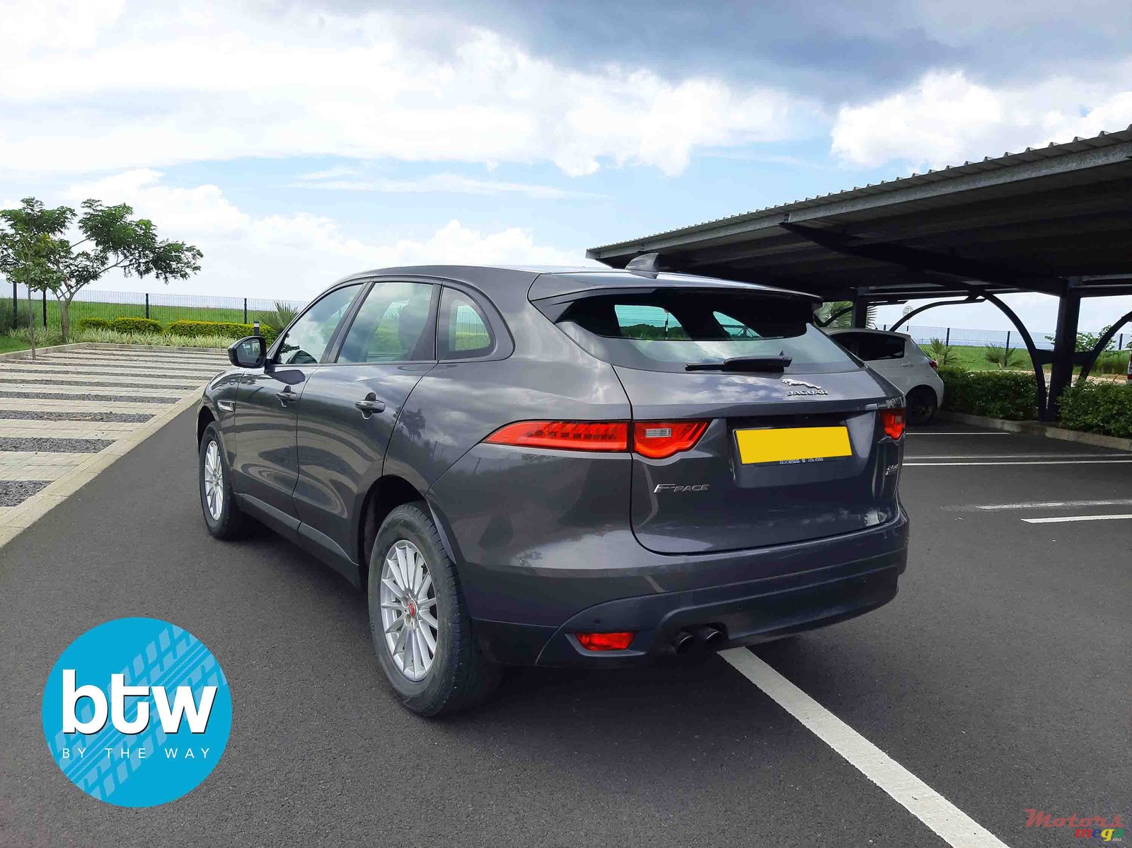 2017' Jaguar F-Type photo #3