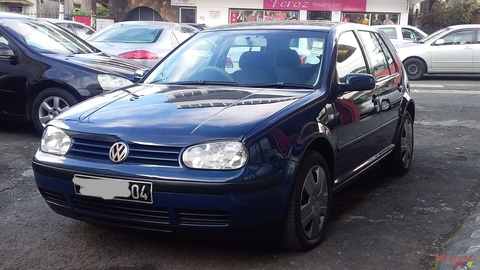 2004' Volkswagen Golf IV photo #1