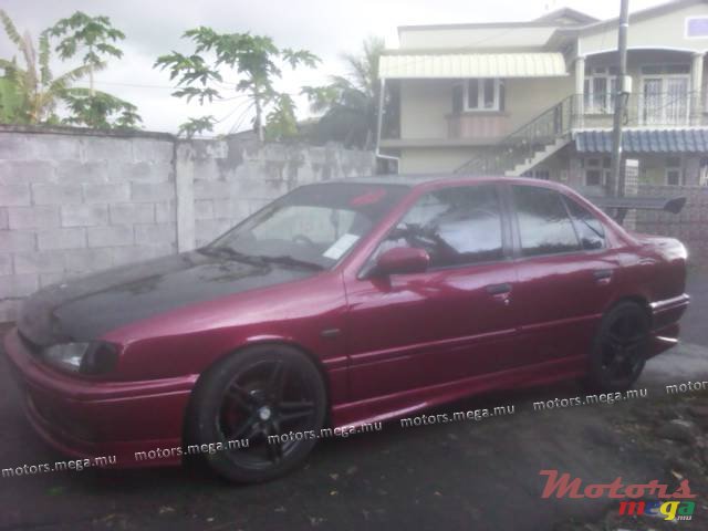 1995' Nissan Primera photo #2