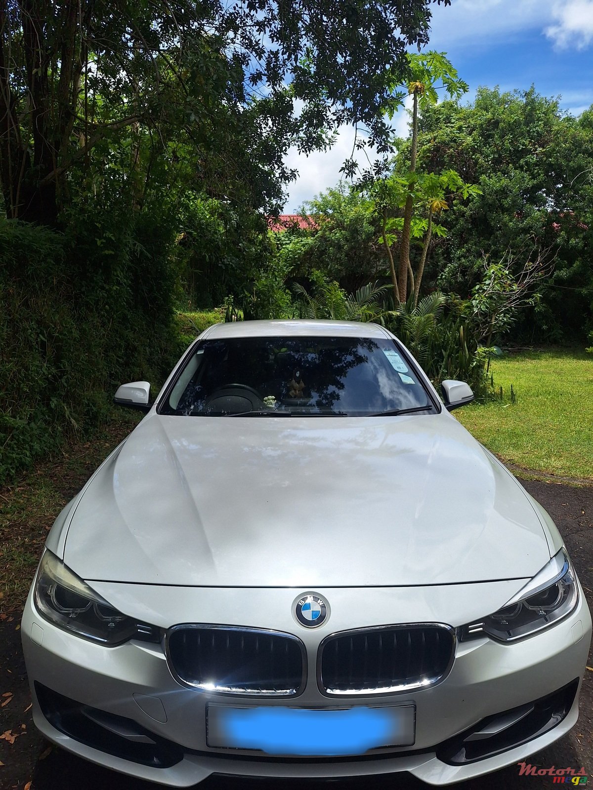 2015' BMW 320 photo #7