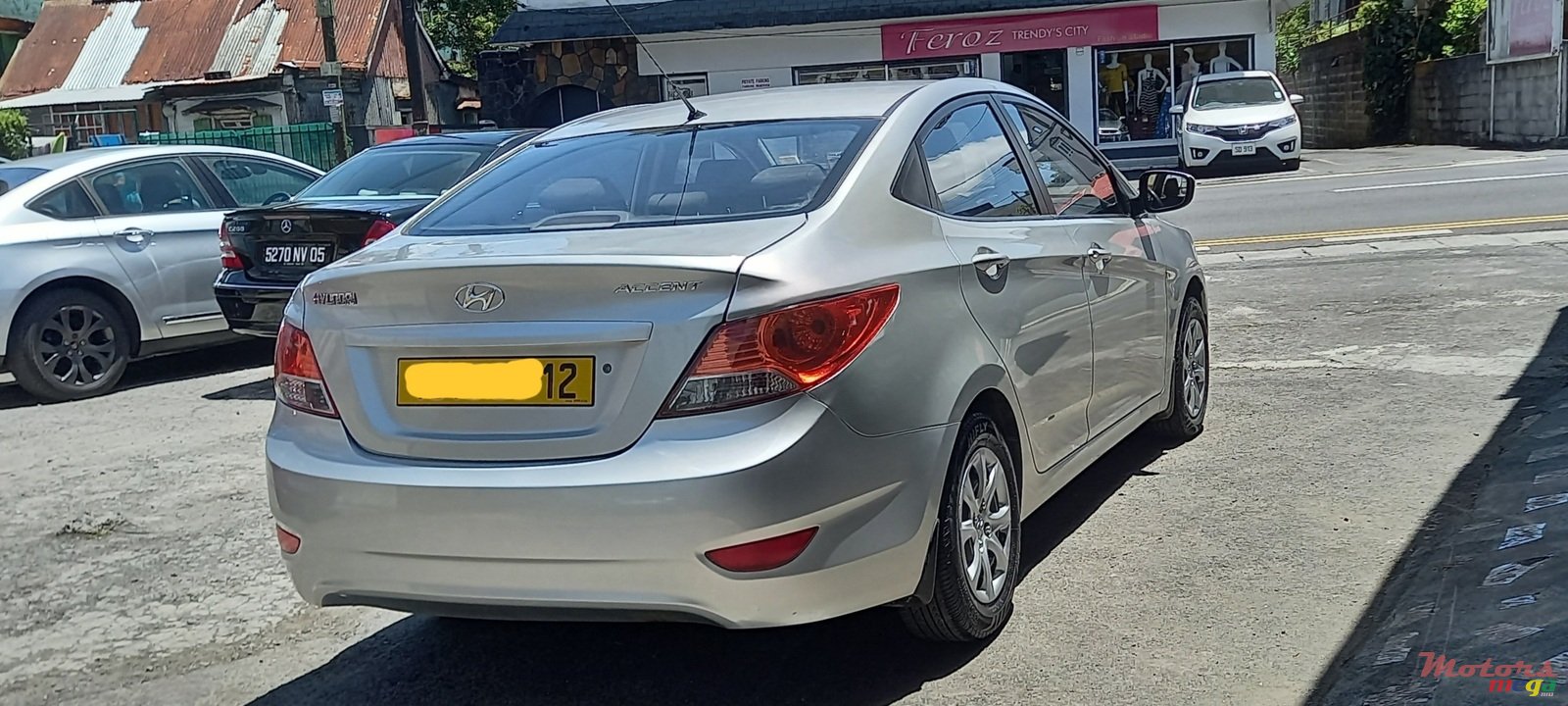 2012' Hyundai Accent photo #2