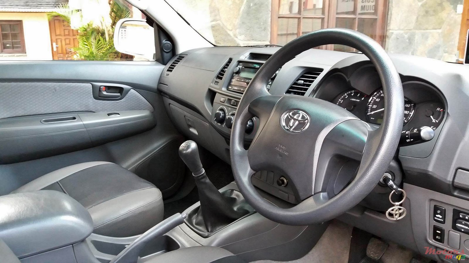 2013' Toyota Hilux (2x4) 54227164 photo #4