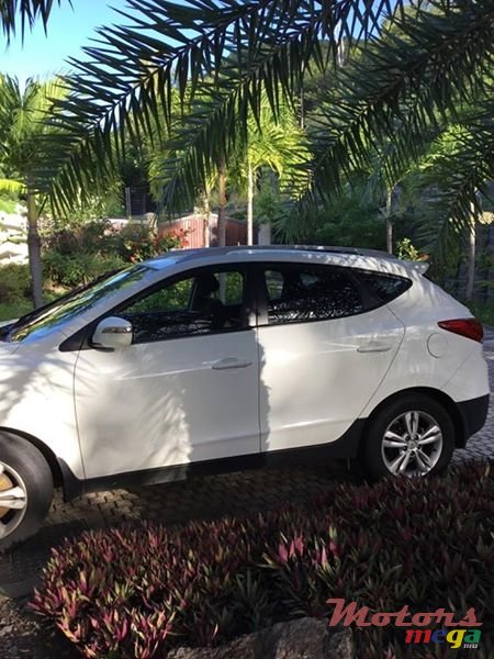 2011' Hyundai ix35 photo #3