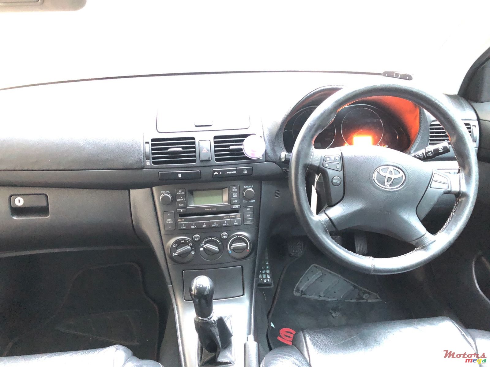 2007' Toyota Avensis photo #1