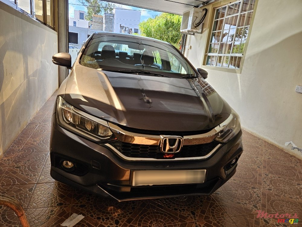 2019' Honda Ballade Executive photo #1