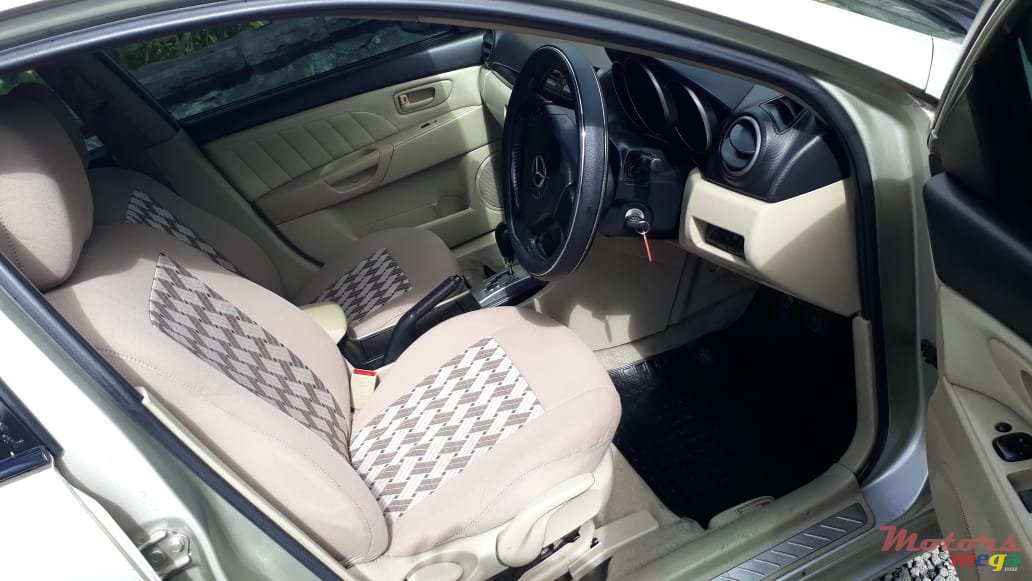 2005' Mazda 3 Japan photo #5