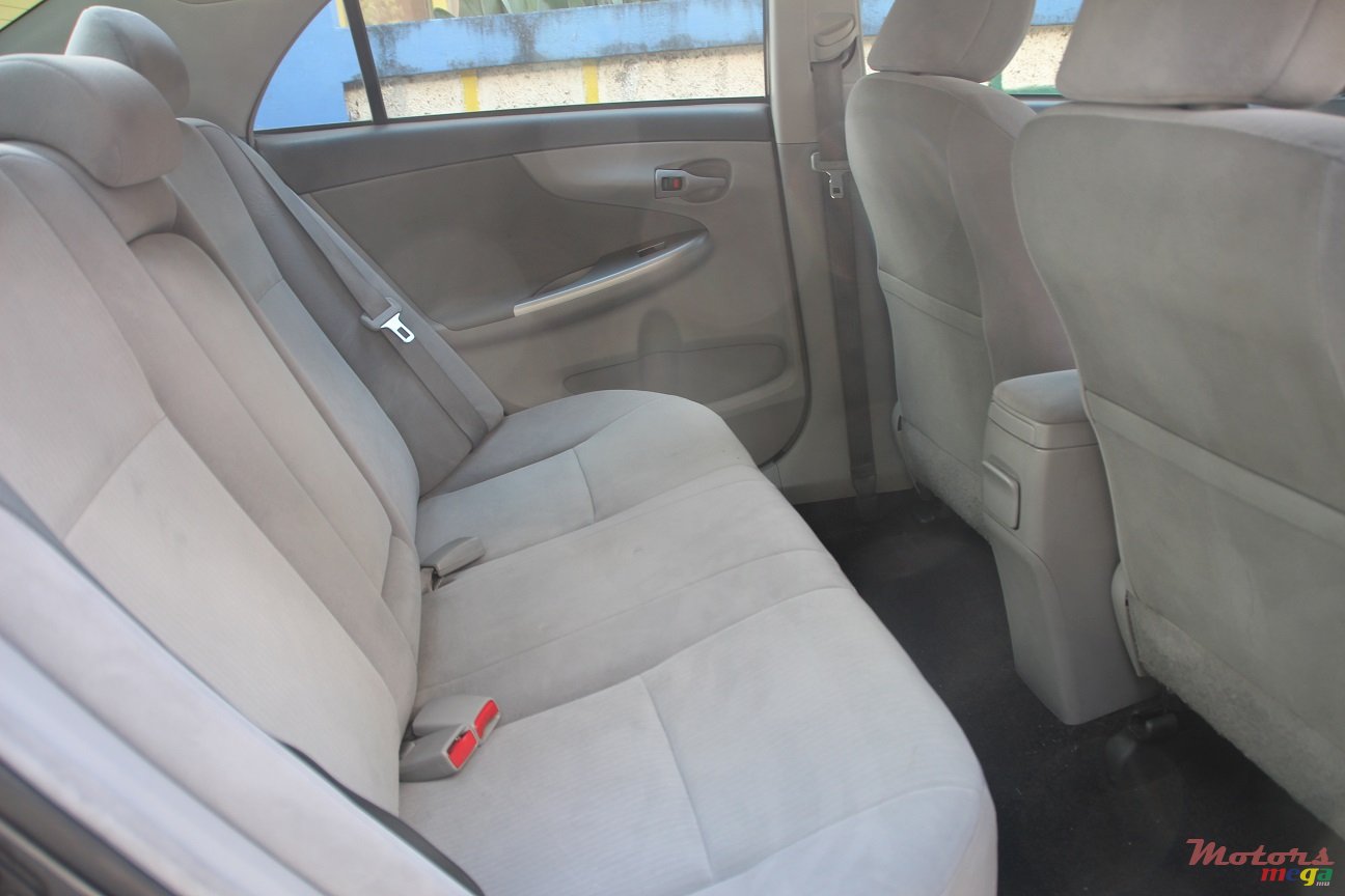 2009' Toyota Corolla photo #4