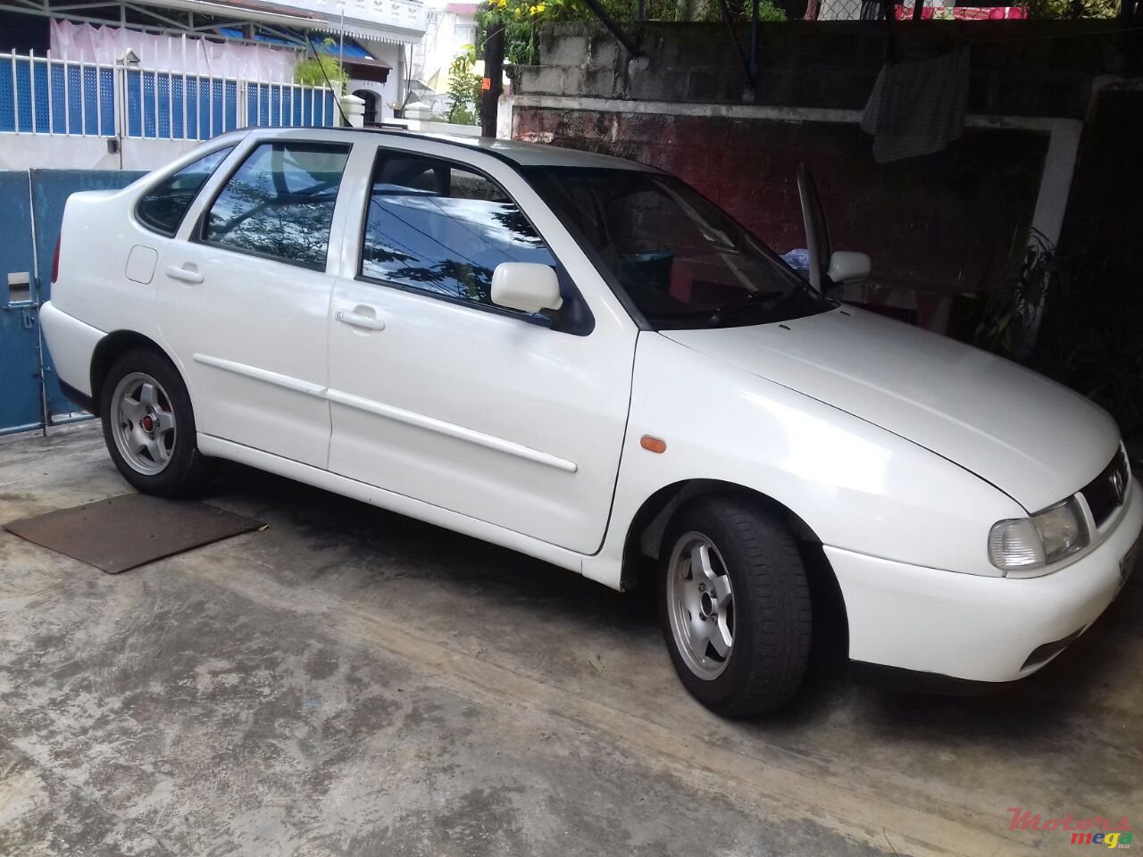 1998' Volkswagen Polo photo #1